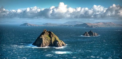 Na irském ostrově Skellig Michael se odehrála závěrečná scéna filmu Star Wars: Síla se probouzí.