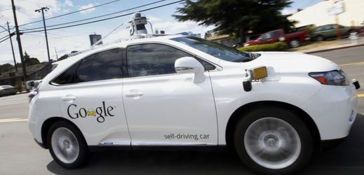 Samořízený automobil testovaný společností Google.