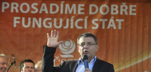 Volební kampaň ČSSD za účasti Lubomíra Zaorálka (vpředu).
