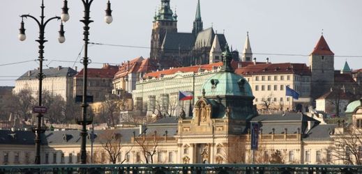 Celoročně nejhledanější destinací ve všech sezónách je Praha.