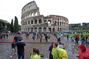 K velice oblíbeným památkám patří římské koloseum.