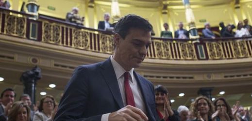 Šéf španělských socialistů Pedro Sánchez ani při druhém hlasování nezískal podporu poslanců.
