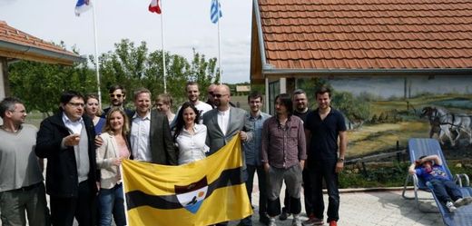 Příznivci Liberlandu.