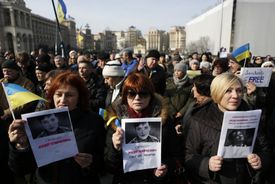 Kyjevská demonstrace za propuštění ukrajinské letkyně Nadiji Savčenkové.