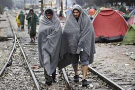 Snímek zachycuje situaci v řeckém hraničním táboře u Idomeni. U řecko-makedonské hranice jsou shromážděni uprchlíci z Iráku, Sýrie i Afghánistánu.