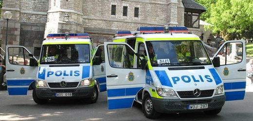 Švédská policie musela řešit žhářské útoky na ubytovny s migranty.
