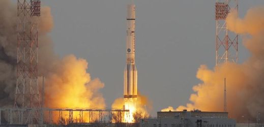 Na snímku raketa Proton-M startující z ruského pronajatého kosmodromu Bajkonur v Kazachstánu.