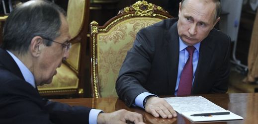 Ruský prezident Vladimír Putin a ministr zahraničí Sergej Lavrov.