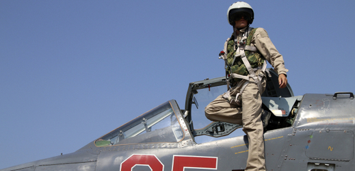 Ruský pilot na základně v Sýrii.