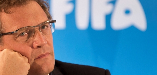 Švýcarské úřady zahájily trestní řízení proti bývalému generálnímu sekretáři FIFA Jéromu Valckemu (na fotce). 