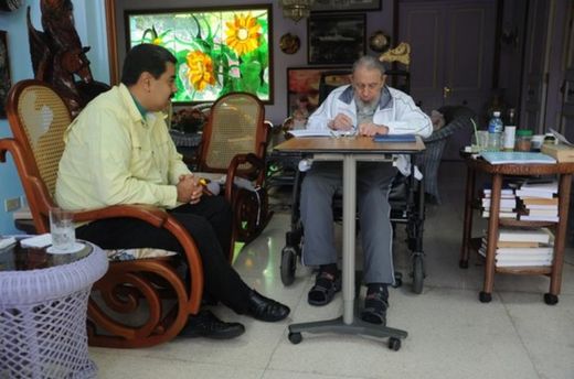 Fidel Castro (vpravo).