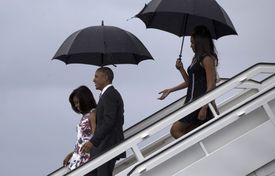 Obama přistál na mezinárodním letišti Josého Martího v Havaně na palubě prezidentského letadla Air Force One.