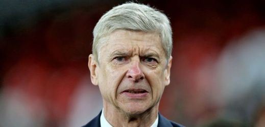 Šestašedesátiletý manažer Arsenalu Arséne Wenger.
