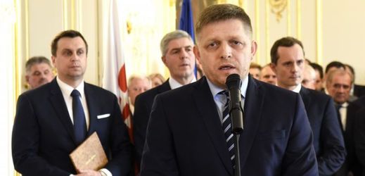 Předseda slovenské národní strany Andrej Danko, předseda strany Most-Hid Béla Bugár, předseda strany Směr - SD a premiér Robert Fico.