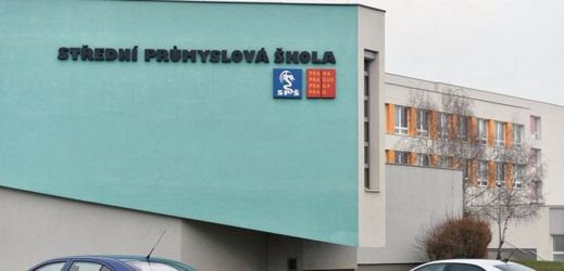 Budova Střední průmyslové školy Na Třebešíně.