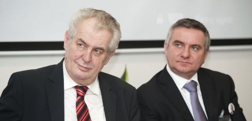 Prezident Miloš Zeman a jeho vedoucí kanceláře Vratislav Mynář.
