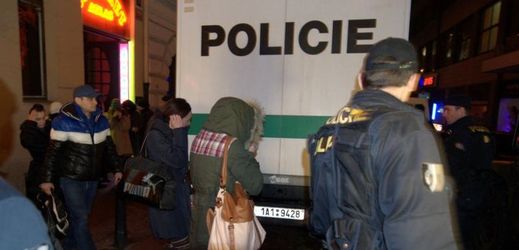 V ulici Ve Smečkách zasahovala jednotka speciální pořádkové služby (ilustrační foto).
