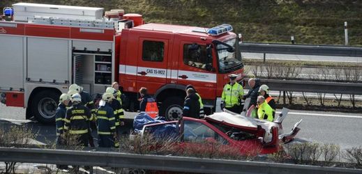 Nehoda na dálničním obchvatu Plzně ve směru na Rozvadov.