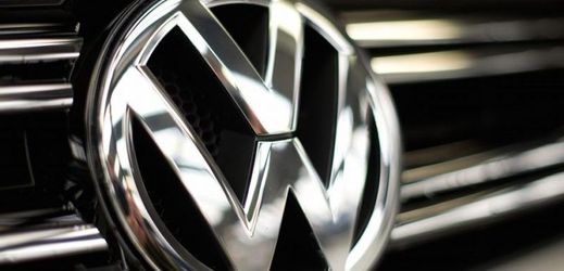 Volkswagen by kvůli skandálu mohl zrušit výplatu dividend.