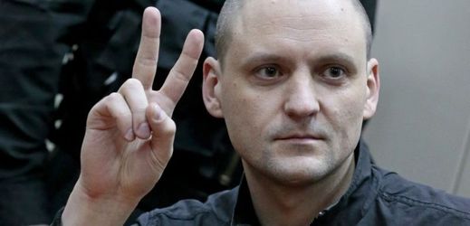 Okresní soud v ruském Tambově odmítl propustit podmínečně na svobodu levicového radikála Sergeje Udalcova.