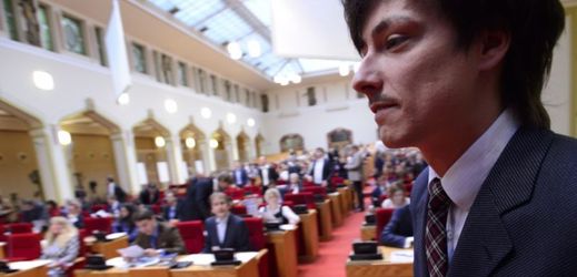 ANO a ČSSD opět odmítly jmenování předsedy Strany zelených Matěje Stropnického.