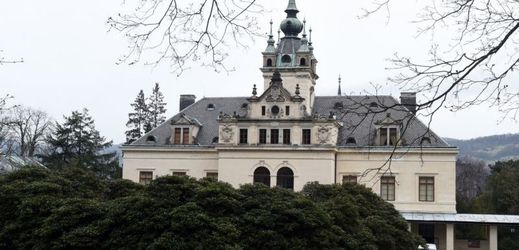 Na nadcházející turistickou sezonu se připravuje i zámek ve Velkém Březně.