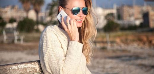 Tuzemští mobilní operátoři sníží od konce dubna ceny volání.