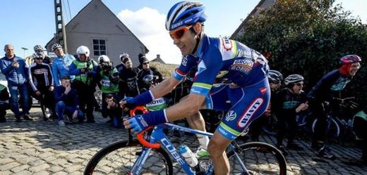 Belgický cyklista Antoine Demoitié zemřel po tragické nehodě.
