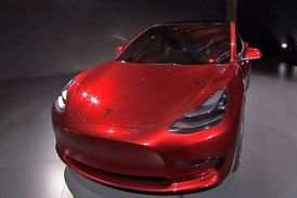 Tesla Model 3 má za sebou slavnostní představení.