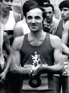 Film The Games, kde Aznavour ztvárnil českého běžce.