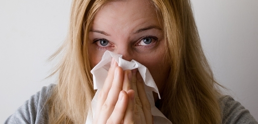 Silné projevy pylové alergie často nazývané senná rýma.