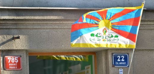 Žalobci nechali prověřit postupy policie kvůli tibetským vlajkám.