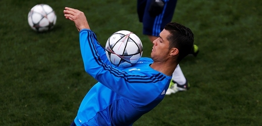 Cristiano Ronaldo věří v postup.
