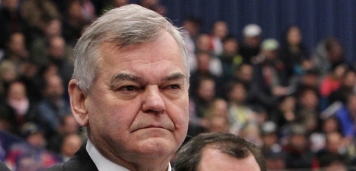 Trenér hokejové reprezentace Vladimír Vůjtek.