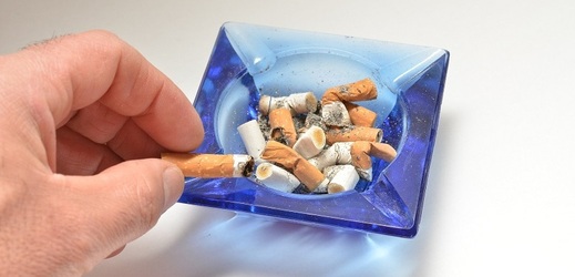 Závislostí na tabáku trpí v Česku 2,2 miliony lidí.