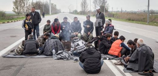 Uprchlíci na makedonské hranici.