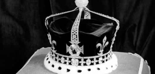 Královská koruna Británie s diamantem Koh-i-noor.