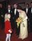 Královna Alžběta II s dětskou herečkou Heather Ripleyovou na její premiéře.