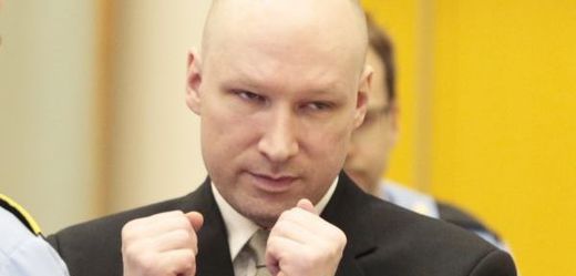  Breivik se dožaduje lidských práv ve vězení.