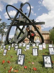 Vzpomínka na oběti výbuchu jaderné elektrárny v Černobylu, Ukrajina.