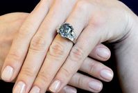 Vyvolávací cena prstenu byla 19 milionů dolarů, zájemci však nenabídli více, než 22 milionů.