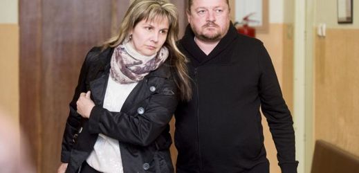 Okresní soud v Trutnově projednával 21. dubna případ Miloslava Jirmana (vpravo), který provozoval nákladní lanovku k chatě Bumbálka v Krkonoších.