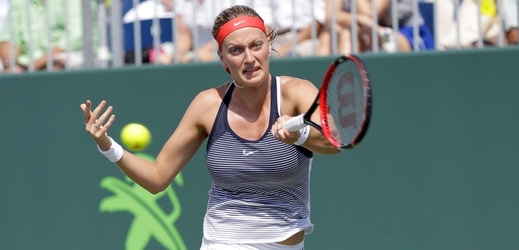 Tenistka Petra Kvitová vydřela postup do čtvrtfinále halového antukového turnaje ve Stuttgartu. 