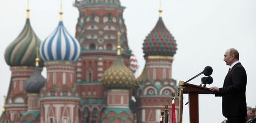 Vladimir Putin na Rudém náměstí.