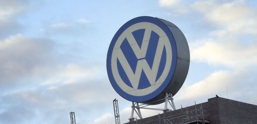 Koncern Volkswagen zvýšil rezervu na sankce kvůli emisím.