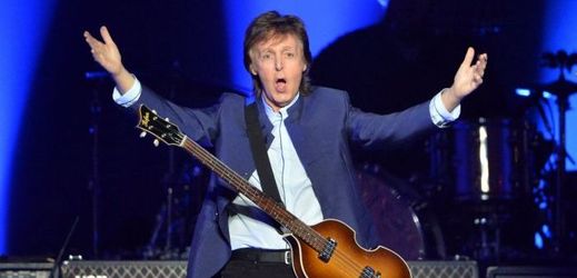 Poprvé se Paul McCartney (na fotce) ocitne na na jedné akci s Bobem Dylanem.