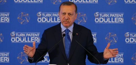 Turecký premiér Ahmet Davutoglu.