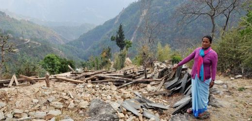 Okres Sindhupálčauk, zde při loňském zemětřesení zemřelo přes 3400 lidí.