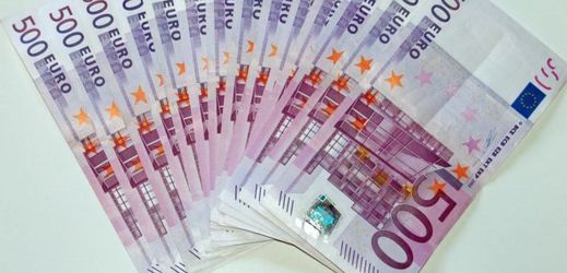 Evropská centrální banka zřejmě 4. května na zasedání Rady guvernérů rozhodne o ukončení tisku bankovek v hodnotě 500 eur.
