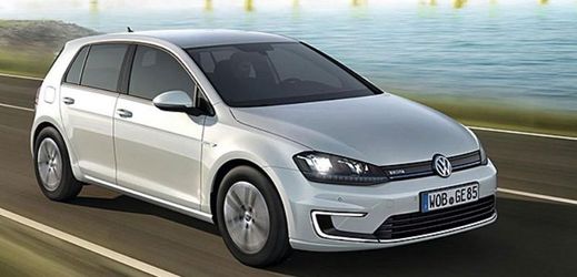 Automobilky jsou na zájem o elektromobily připravené, například Volkswagen nabízí model e-Golf.